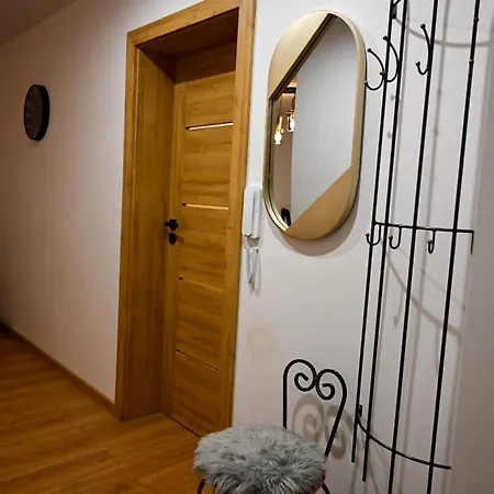 Apartment Wyszynskiego 2b